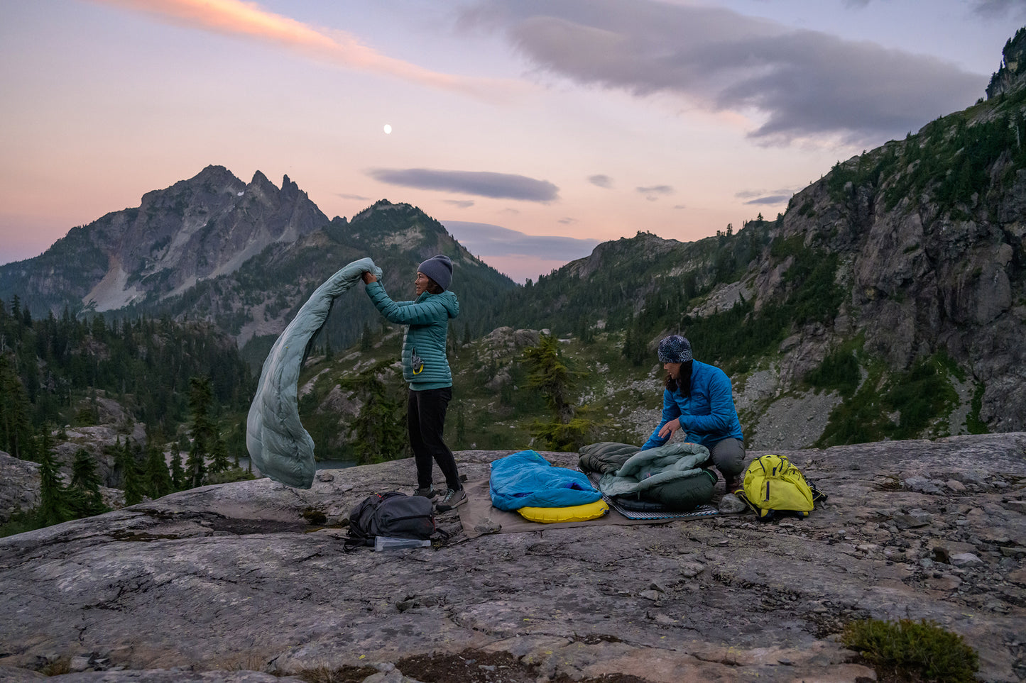 Vesper™ 32F/0C Down Quilt | Photo: Scott Rinckenberger | Location: Alpine Lakes Wilderness, United States